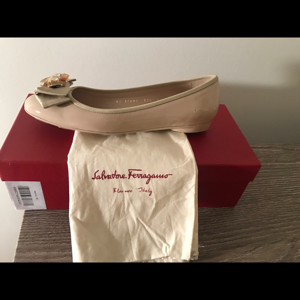 Salvatore Ferragamo Genny Flats